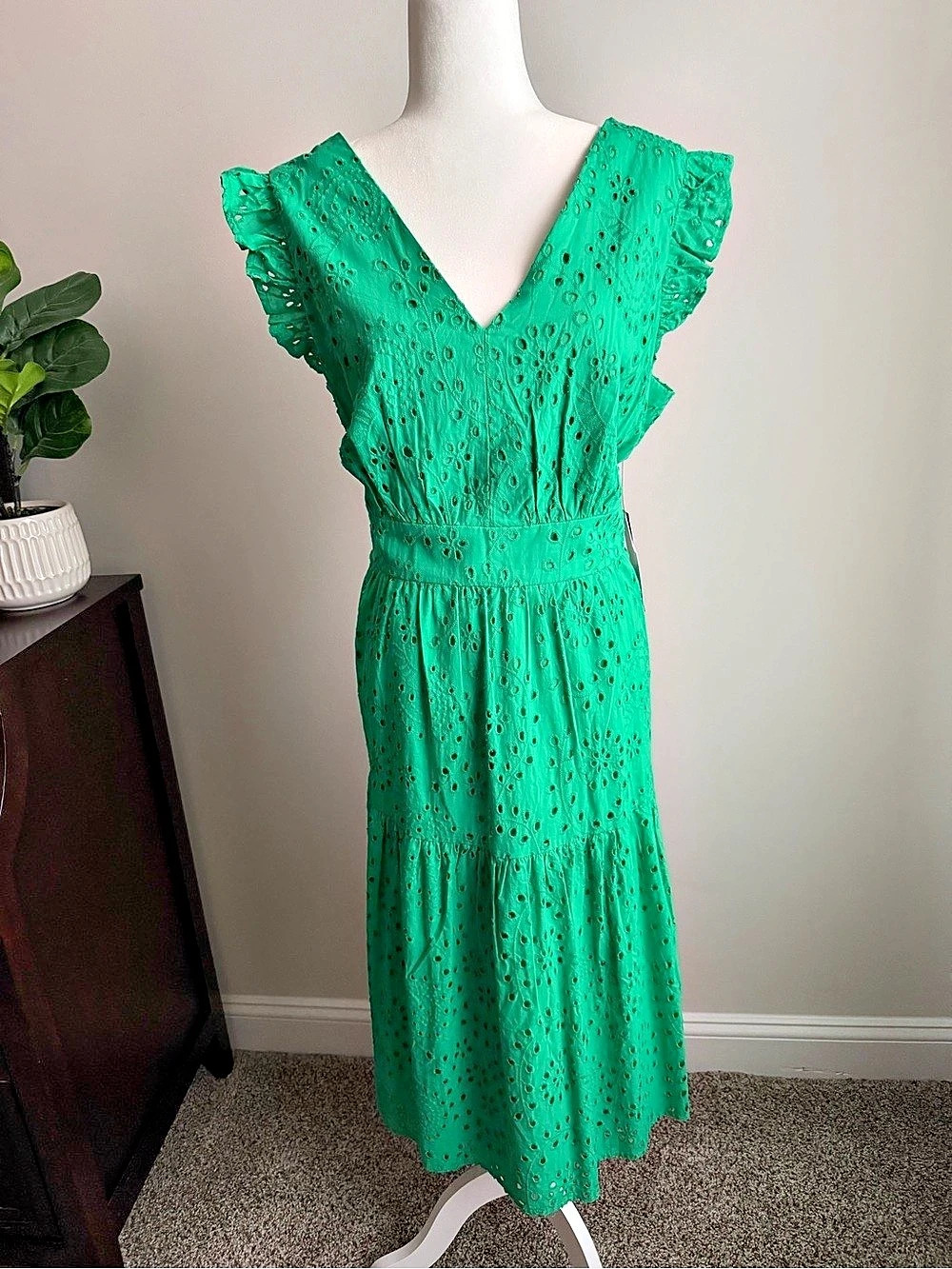 Maggy London Green Eyelet V-Neck Tiered Midi Dress, Size 16, NWT